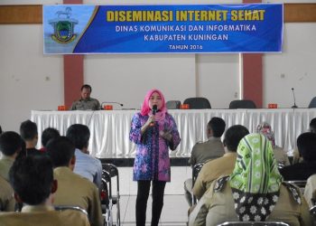 Septriana Tangkary : Orang Tua Harus Selalu Awasi Anak Berinternet