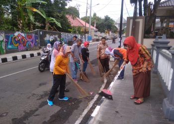 Program Jumat Bersih, Langkah Menuju Hidup Sehat Serta Melatih Kekompakan