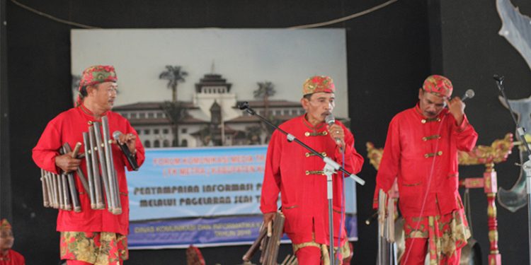 Diskominfo Gelar Pentas Seni di TMII