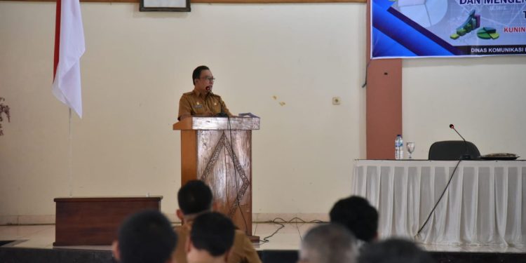 Sekda Buka kegiatan Diseminasi Data Pada Aplikasi Kuningan Satu Data dan Mengenal Metadata Statistik