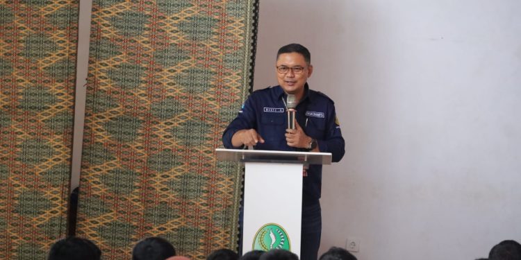 Kadis Kominfo Beri Materi Literasi Digital di SMK 2 Kuningan
