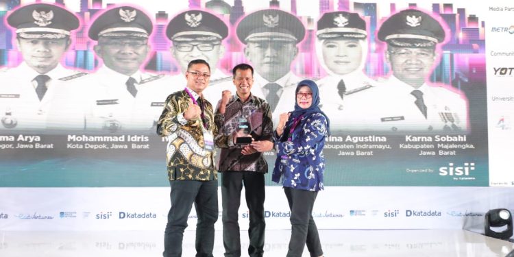 Indeks Daya Saing Digital Tinggi, Pemkab Kuningan Raih Penghargaan EV-DCI