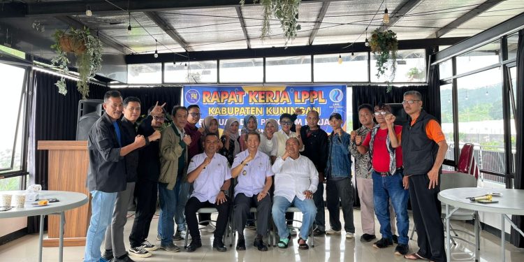 Tingkatkan Kinerja di Tahun 2025, LPPL Kab. Kuningan Gelar Rapat Kerja