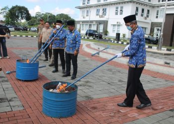 Pemkab Kuningan bersama Bea Cukai Musnahkan 7 Juta Batang Rokok Ilegal